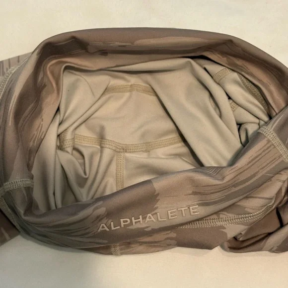 Alphalete Surface Pocket Leggings - Picture 7 of 12